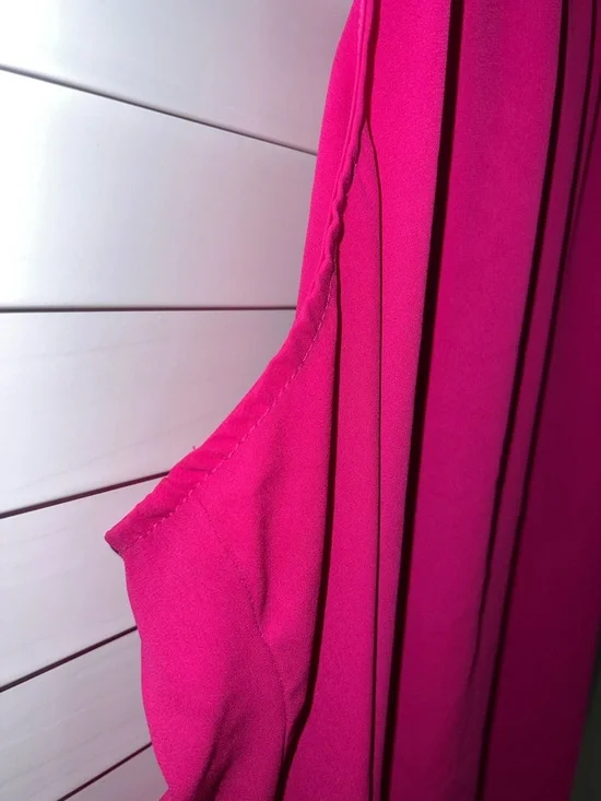 Torrid Hot Pink Sleeveless Halter Top Blouse - Size 2 - Picture 3 of 6